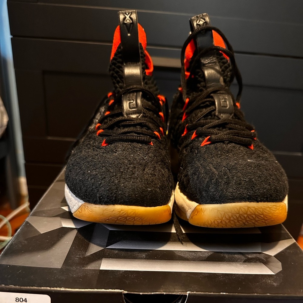 Lebrón XV black/black sail Size 5 Youth. Good condition!